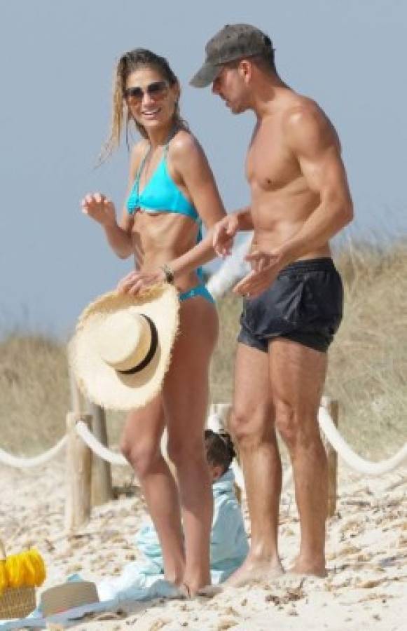 La esposa de Diego Simeone luce su cuerpazo en sus vacaciones en Formentera