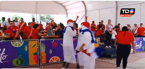 Tambores, bailes,  el pitbull disfrazado y mucha alegría en Costa Rica tras lograr su clasificación al Mundial de Qatar 2022
