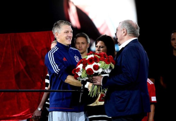 ¡ETERNO! La emotiva despedida del Bayern Munich a Bastian Schweinsteiger en el Allianz Arena