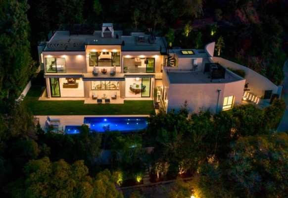 ¿A qué se dedica? La mansión de $10 millones que se compró el hijo de Beckham y su mujer