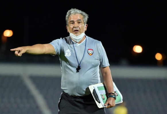 ¡Ya se puso a trabajar! Jorge Luis Pinto inició entrenos con Emiratos Árabes Unidos