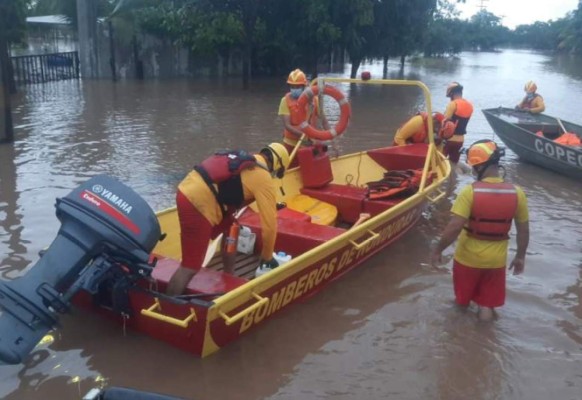 Alerta en el Valle de Sula: Río Chamelecón se desborda tras las torrenciales lluvias por Iota