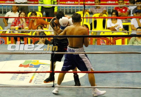 'Cadejo” Durán derrota al nicaragüense 'Machine” Téllez