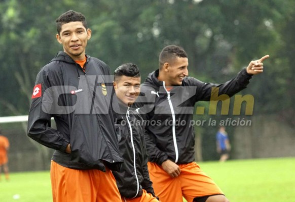Entre regalos, jugando billar y muchas sonrisa se entrenó el Real España