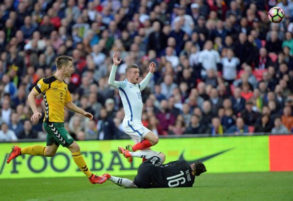 Defoe y Vardy asientan a Inglaterra en el liderato y se encaminan a Rusia 2018