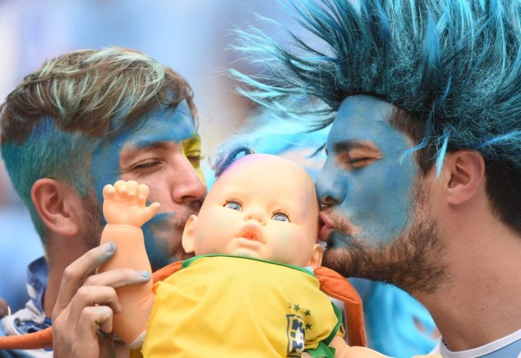 Gran ambiente en el duelo Italia vs Uruguay