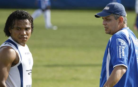 Emil Martínez fue dirigido por Reinaldo Rueda en la Selección de Honduras.