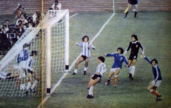 El polémico partido de 84 minutos y la mano de Trésor: Así ha sido los duelos Argentina-Francia en los Mundiales