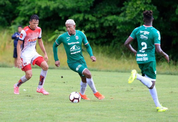 ¡Uno más a la lista! El nuevo y loco look de Carlo Costly con el Marathón