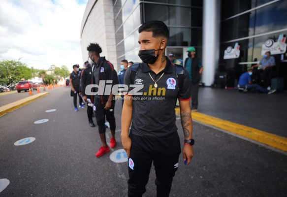 ¡Cánticos y nuevo look! La partida de Olimpia rumbo a Orlando para enfrentar al Montreal Impact