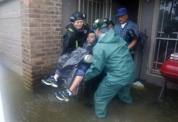 INFORME ESPECIAL: Asciende el número de muertes tras el paso del huracán Harvey en Houston, Texas