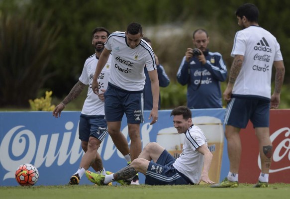 Gran ambiente en el primer entrenamiento de Argentina de cara a juegos eliminatorios