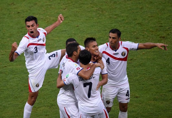 Los ticos celebran a lo grande su espectacular debut