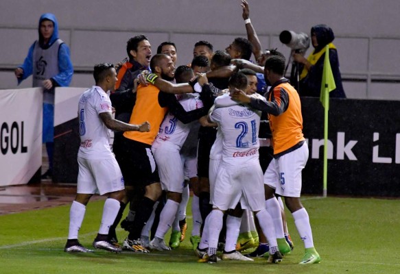 Así fue el enorme festejo de los jugadores del Olimpia luego de se campeones