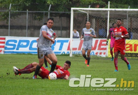 Las curiosas imágenes que dejó el Real Sociedad-Real España en Tocoa