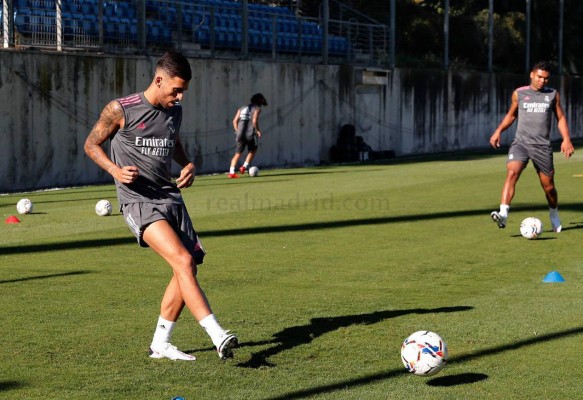 Con tres nuevos integrantes y un gran ausente: Así fue el regreso a los entrenamientos del Real Madrid