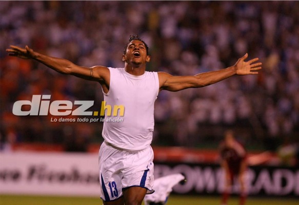 27 celebraciones inolvidables de Carlo Costly en su carrera