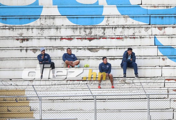 NO VISTE EN TV: El aficionado de lujo en el Nacional y Donis Escober estalló en ira