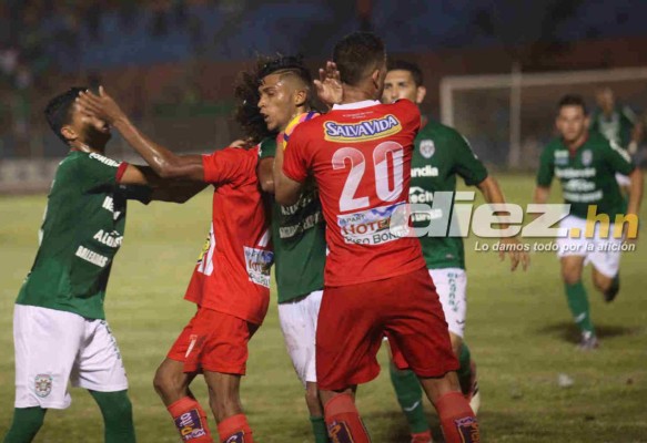 NO SE VIO POR TV: Trompadas, lágrimas y pedradas en la Jornada 17