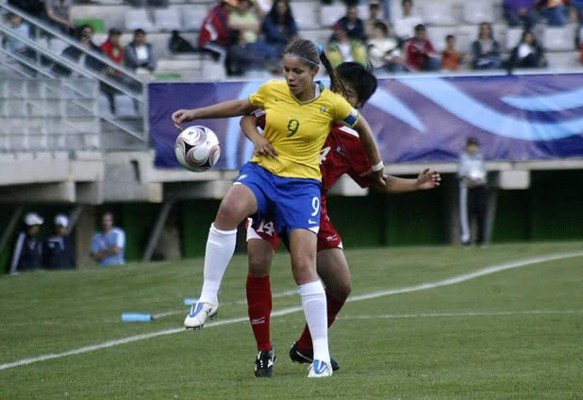 Erika Cristiano, la hermosa brasileña que brilla en el PSG femenino de Francia