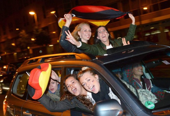Alemanes celebran campeonato mundial