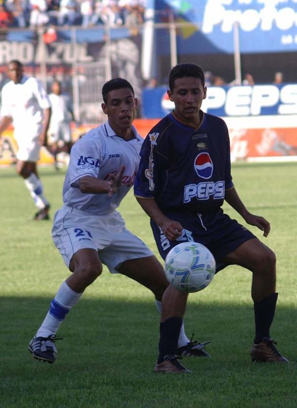 ¡20 futbolistas hondureños que quizás no los recuerdas con la camiseta de este equipo en Liga Nacional!
