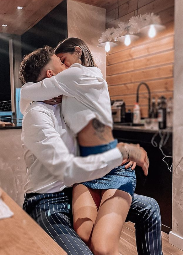 Se encaró con la afición del Atlético, el ‘Cholo’ reacciona y su esposa sale al cruce de la polémica: ‘‘Seis días en la cama y luego directo al Wanda’’