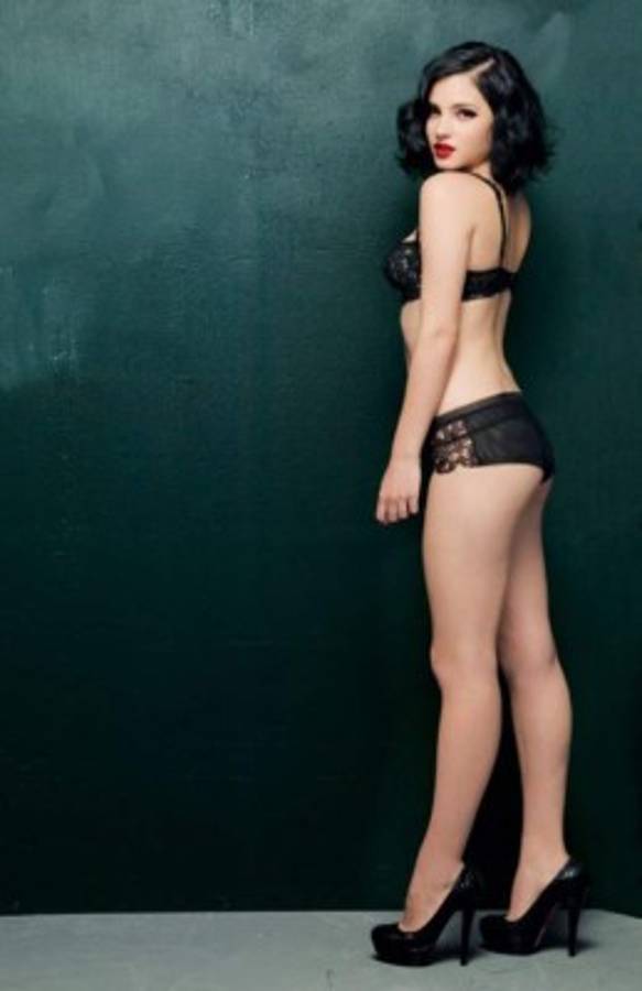 ¡Todo un goleador! Las mejores fotos de las novias de Chicharito Hernández