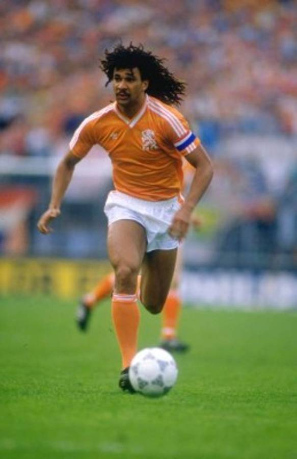 Fabio Capello revela su polémico 11 ideal en el fútbol con tridente sorpresa