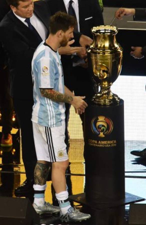 EN FOTOS: La amargura y lágrimas de Messi por fallar otra vez con Argentina