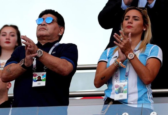 EN FOTOS: La nueva imagen que presentó Diego Maradona