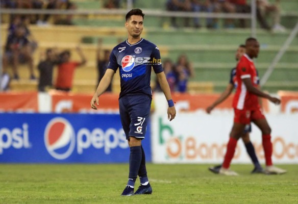 ¿Quién es la chica con la H en el pecho? El debut de Marcelo Canales y el radio de Diego