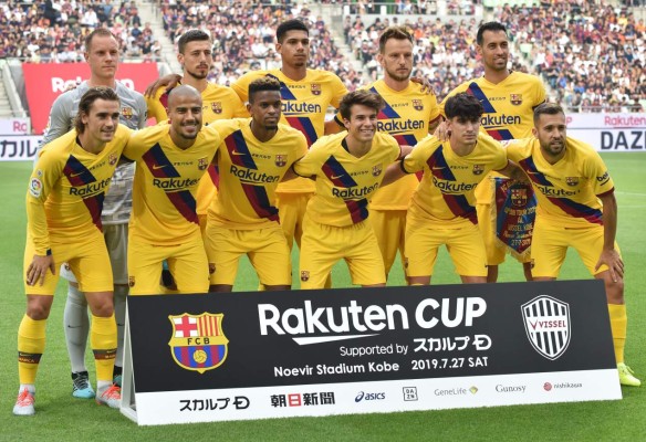 Fotos: El nuevo '7' del Barcelona, Iniesta y la emotiva noche en Japón