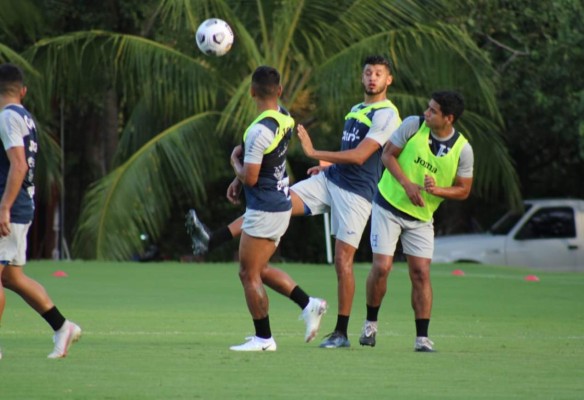Así fue el día 1 de Honduras: La charla de Coito, solo 12 jugadores y la baja ante Canadá