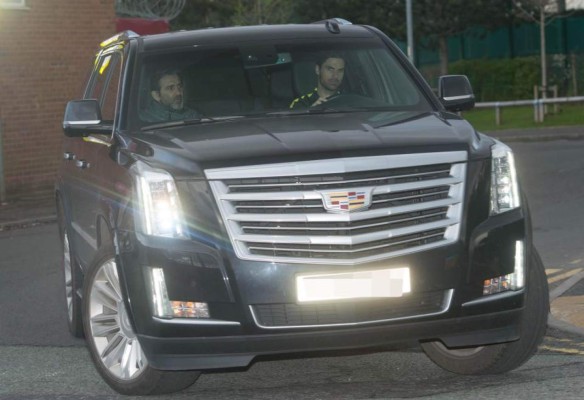 Jesús Navas deja su humilde coche y se compra un supercarro de lujo