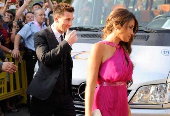 Xavi Hernández contrae matrimonio en Blanes con Nuria Cunillera.