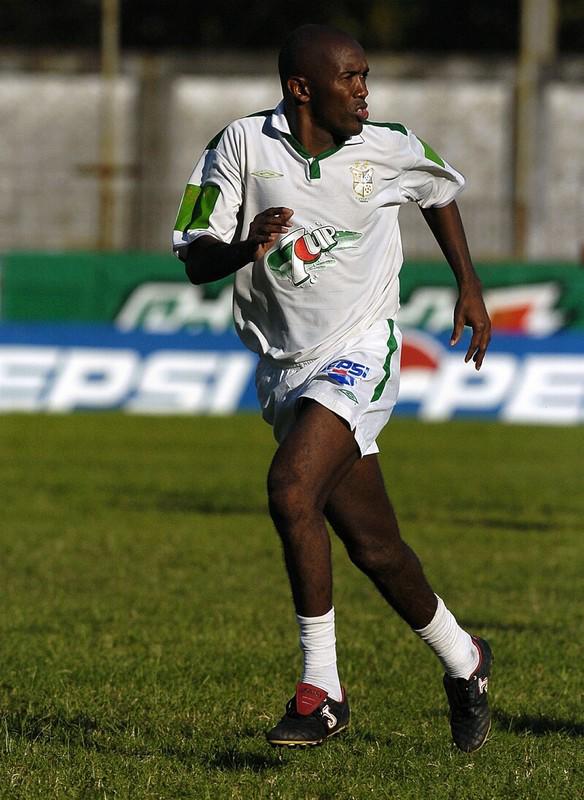 Lista privilegiada: ¡Los únicos 8 futbolistas en marcar más de 100 goles en Liga Nacional de Honduras!