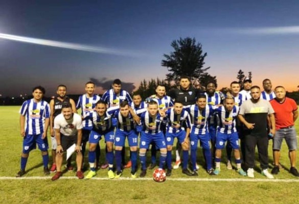 Futbolistas hondureños aprovechan vacaciones jugando en Estados Unidos