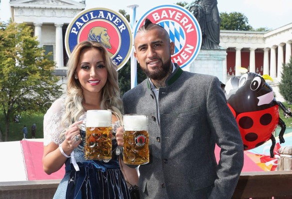 La preciosa novia de Mario Götze eclipsa a todos en el Okotoberfest