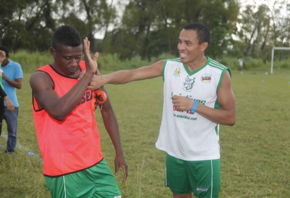 FOTOS: Edgar Álvarez, el 'Moskyto' que realizó sus locuras en el fútbol