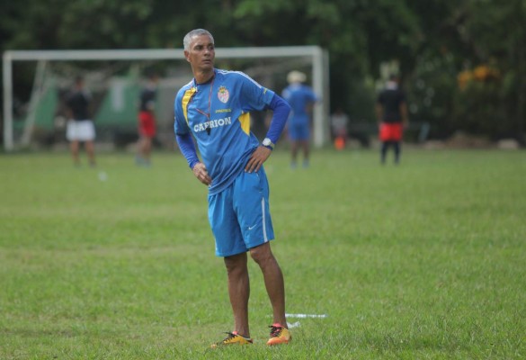 ¿Qué hacen los entrenadores extranjeros que han dirigido en Honduras?