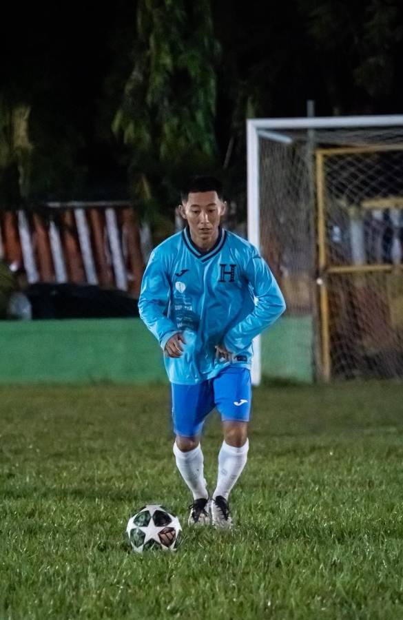 Supremo aparece de rodillas en el Municipal Ceibeño y Shin Fujiyama sorprende: concentración de los tiktokers de Honduras