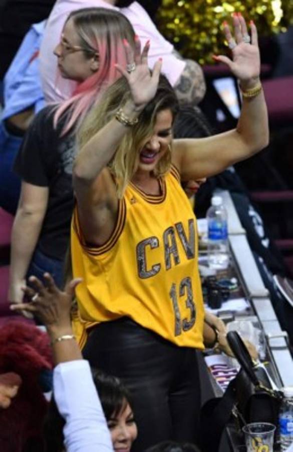 Las Kardashians, las sexis aficionadas que le van a Cavaliers en final de NBA
