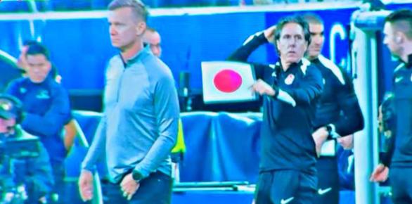 Se reveló el motivo: ¿por qué el técnico de Canadá mostraba una 'X' y un círculo frente a México?