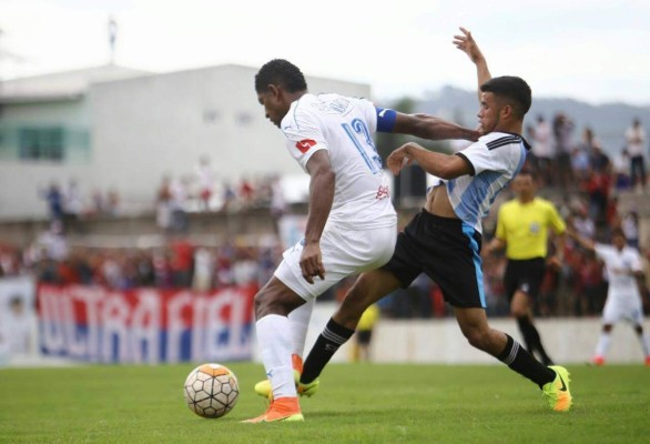 ¡Una locura! Las imágenes que dejó el amistoso de Olimpia en Cantarranas