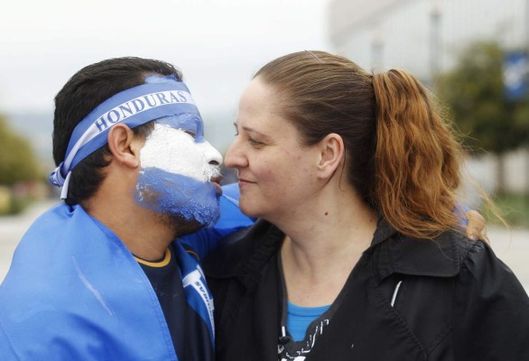 Curiosas: Las fotos que no viste por la TV del Honduras-USA