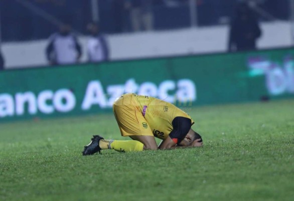 No lo viste en TV: La 'barbie' que apoyó a Real España, el duro lamento de Klusener y así captaron al Bolillo Gómez