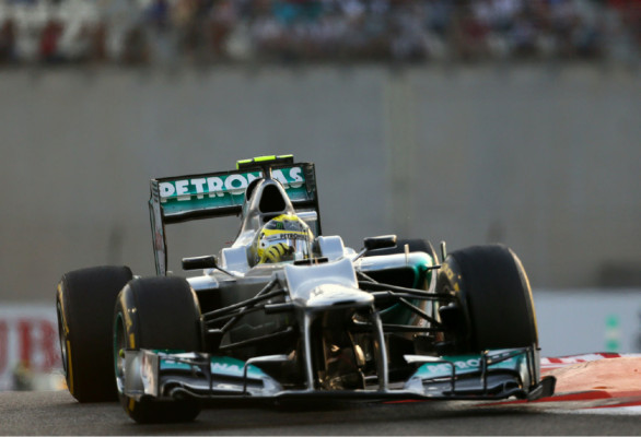 Alonso recorta tres puntos al afortunado Vettel tras soñar con la gloria y el liderato.