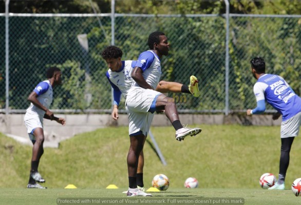 Imperdible: Las íntimas preguntas que Bolillo Gómez le hizo a cada futbolista en su primer entrenamiento con Honduras