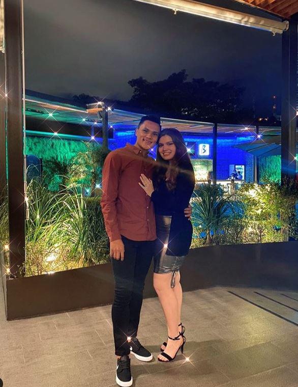 Iving Bruni, la hermosa pelirroja y prometida de Denil Maldonado que acaparó las cámaras como fotógrafa en el clásico capitalino